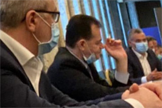 Ziua Mondială fără Tutun, marcată de apariția unei noi poze cu Orban fumând la Palatul Victoria. Reacțiile internauților