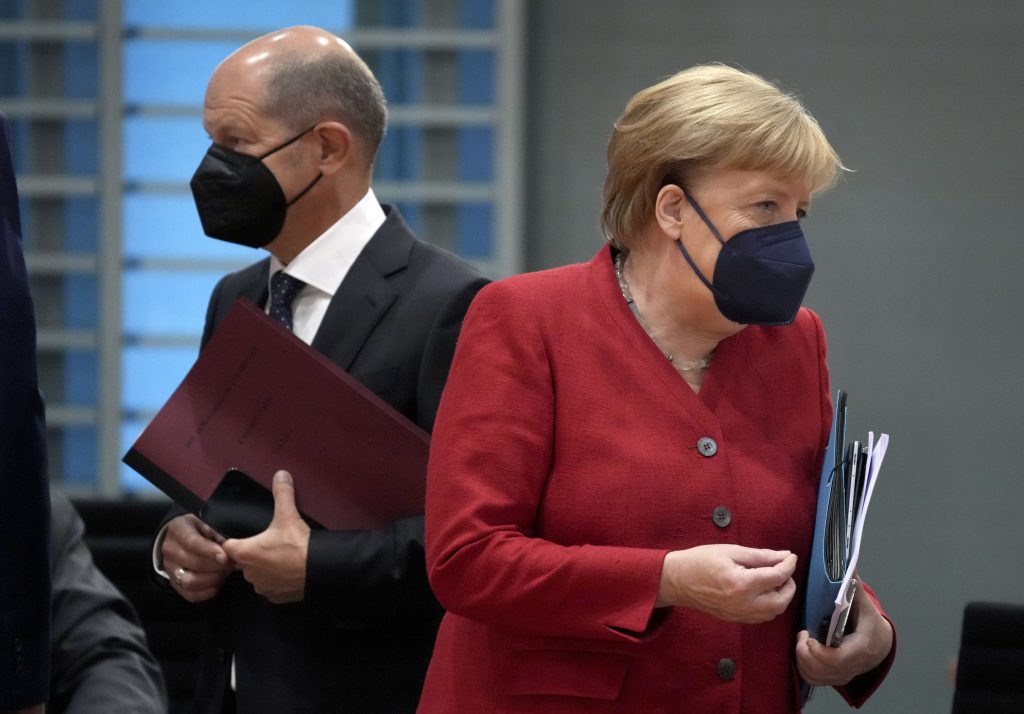 Olaf Scholz și Angela Merkel