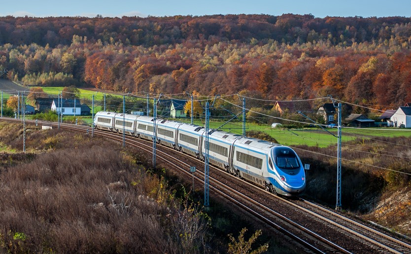 Ministerul Transporturilor va cumpăra 20 de trenuri electrice inter-regionale
