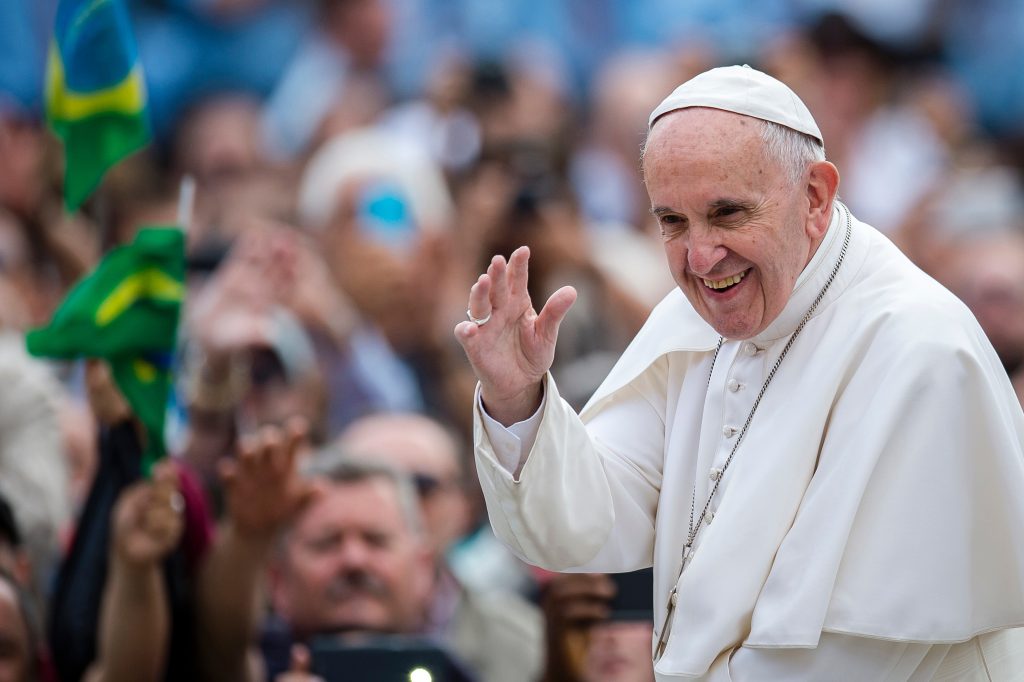 Papa Francisc: „Rog protestatarii să-și exprime cererile în pace, iar liderii politici să-i asculte”