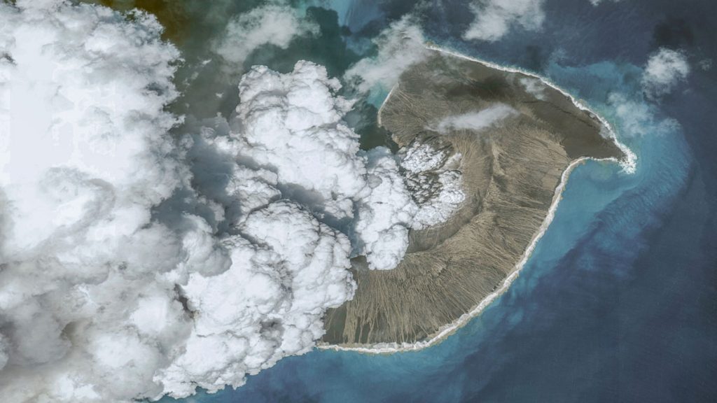 eupția vulcanului Tonga