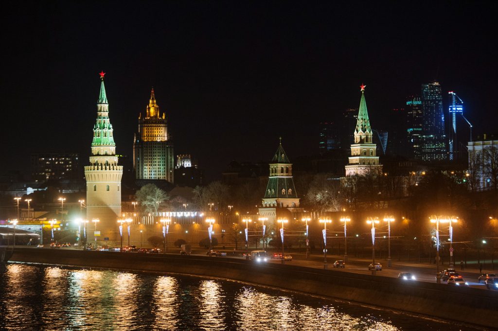 2810180 19.03.2016 The Moscow Kremlin before the Earth Hour within which the illumination was switched off. Ilya Pitalev / Sputnik