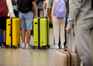 România rămâne fruntașă într-un clasament nedorit în UE: Majoritatea românilor nu își permit vacanțe anuale